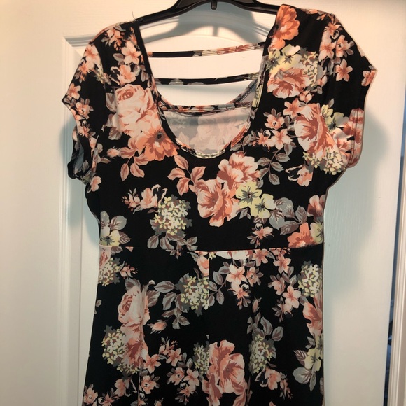 Dress - Picture 3 of 4